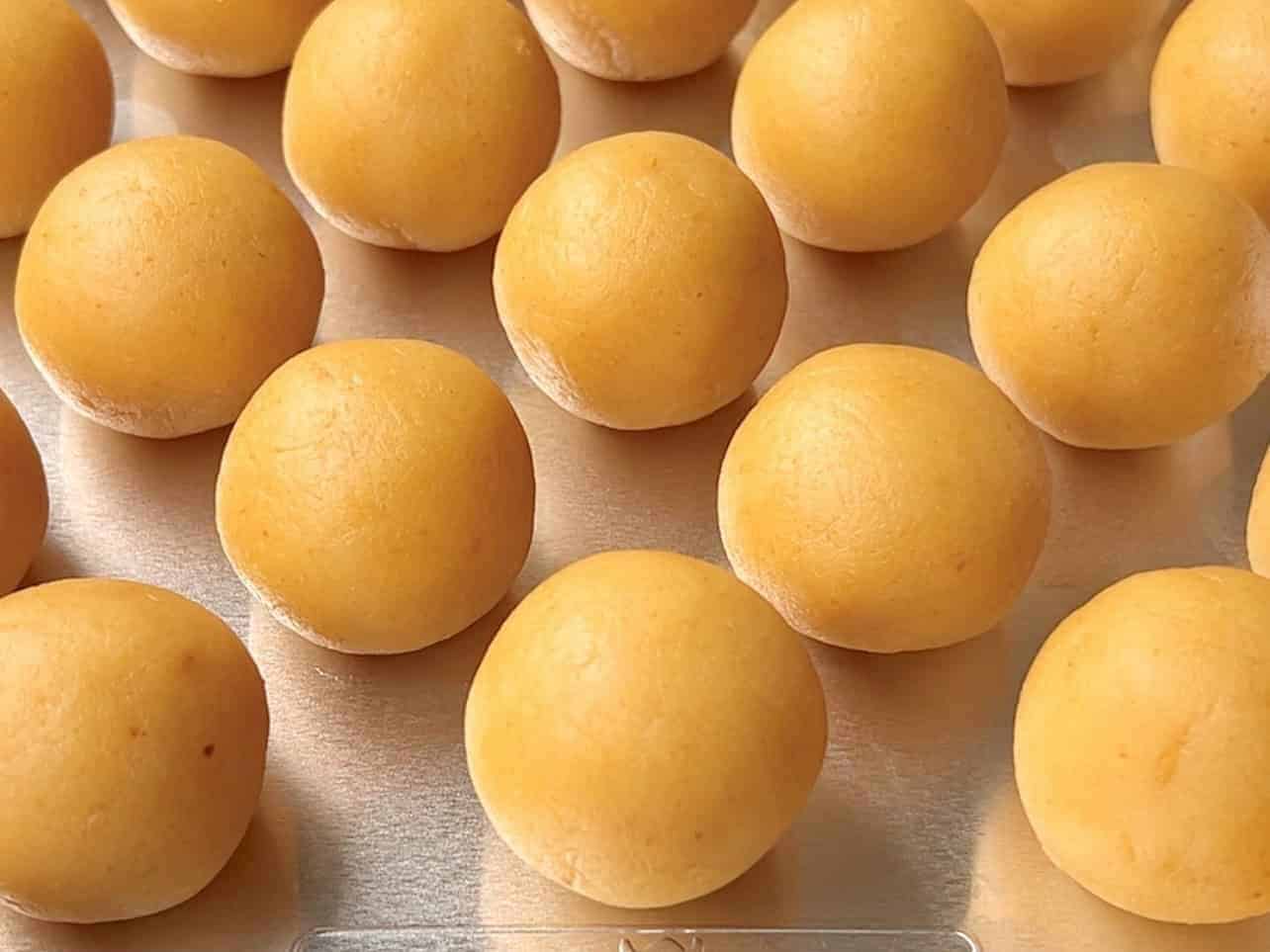 Chill cake pops after rolling