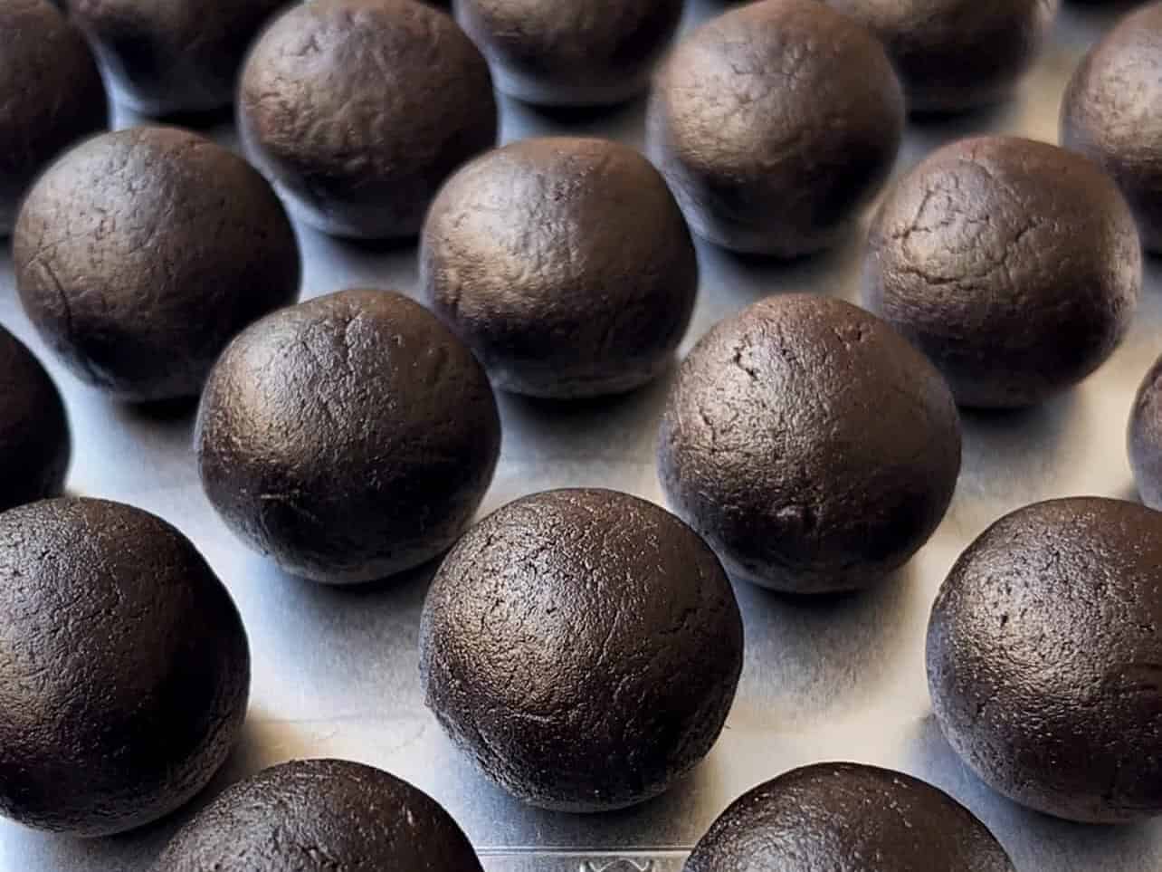 chill chocolate cake pops in freezer