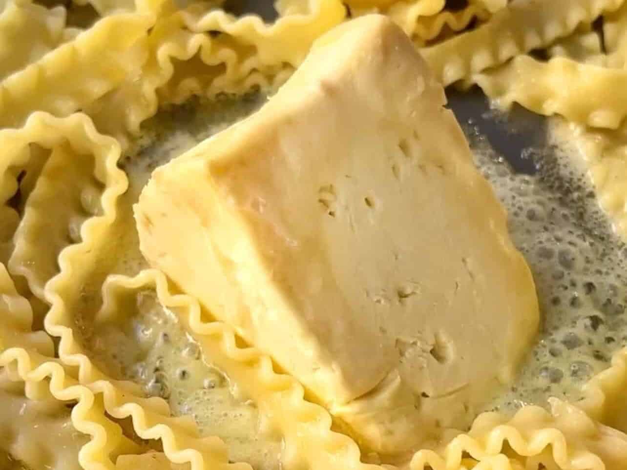 melt brie and add pasta water to make pasta sauce