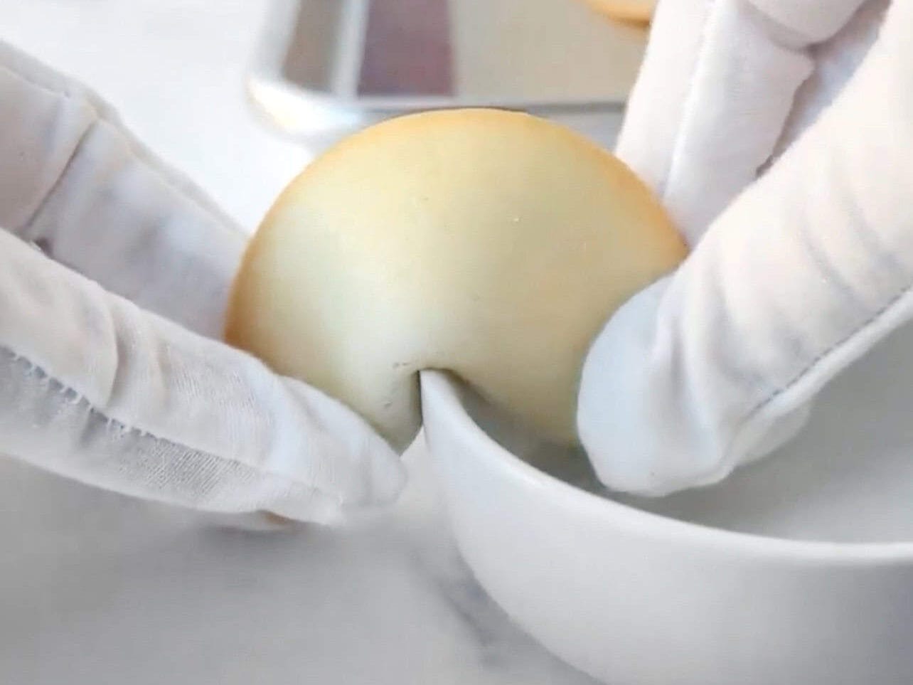 Use a lip or rim to crease cookie center