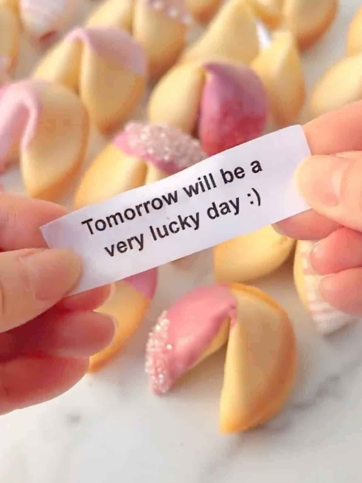 create custom messages when making homemade fortune cookies