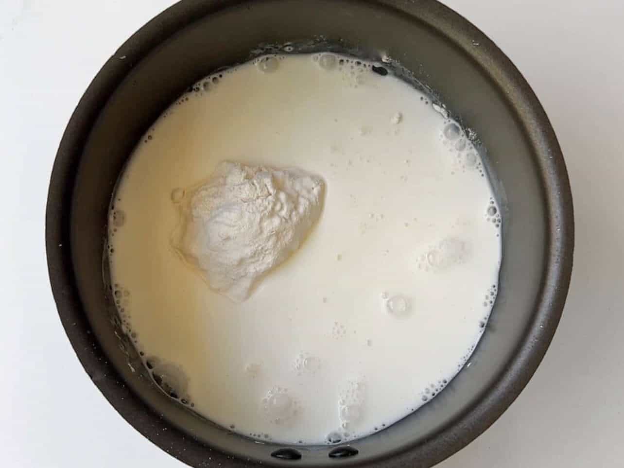 create tangzhong by combining flour and milk