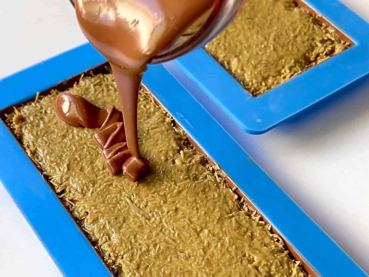 sealing chocolate bar with final coating