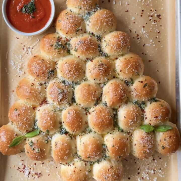 cheesy pull apart Christmas tree bread