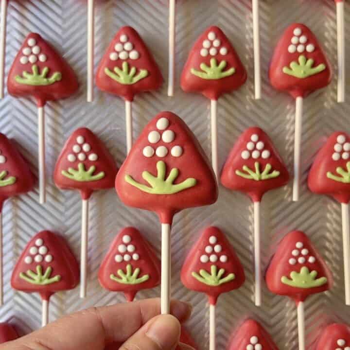 Starbucks Copycat Strawberry And Cream Cake Pops