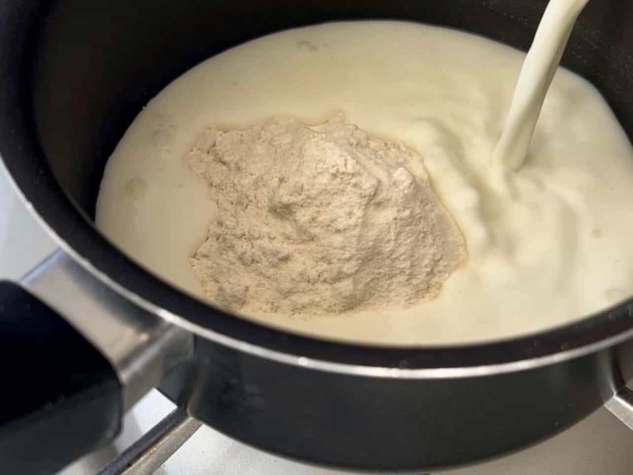 Cooking flour and liquid to make tangzhong paste