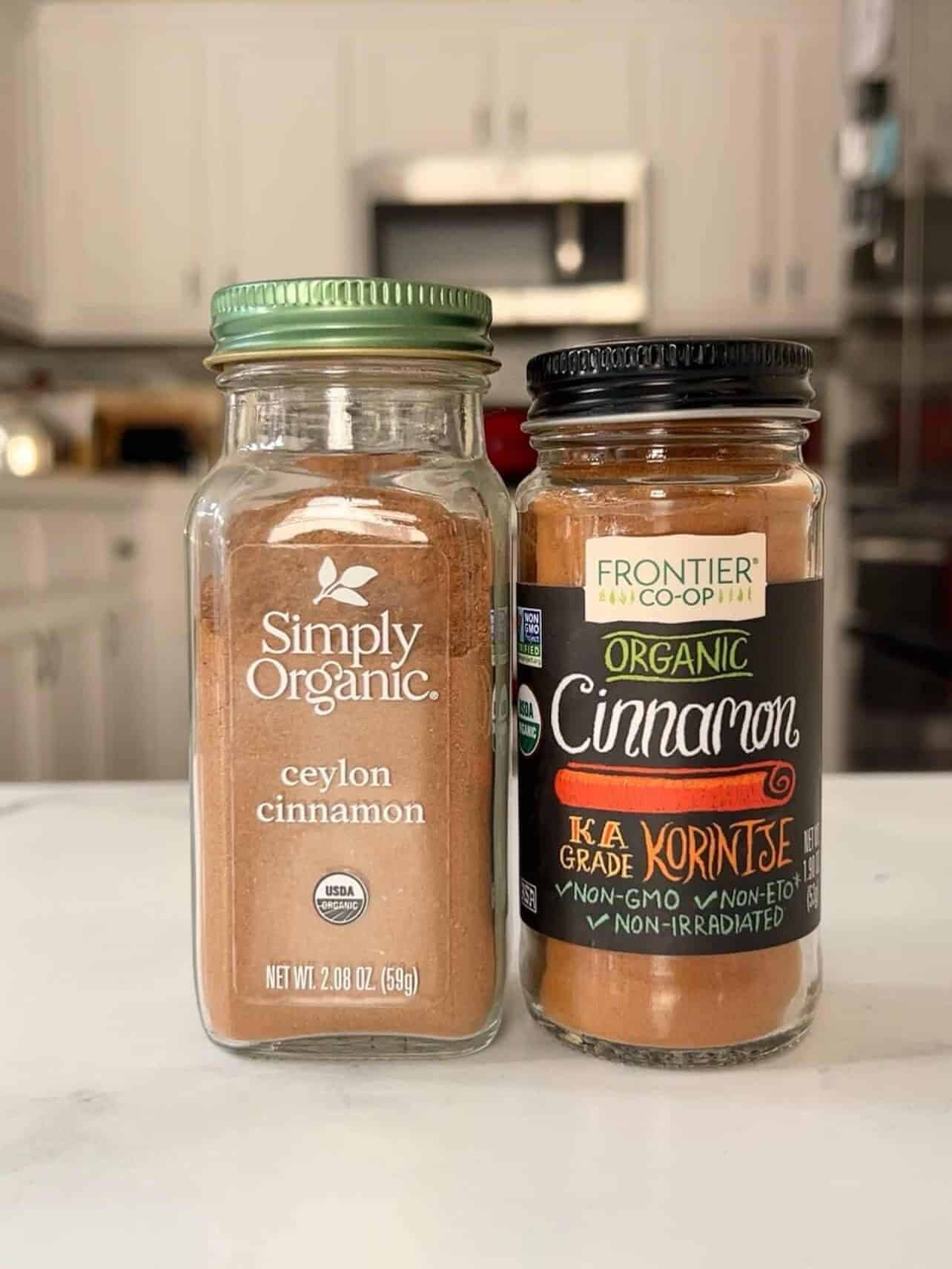 copycat cinnamon roll recipe using mix of Ceylon and korintje ground cinnamon to mimic Cinnabon's Makara blend