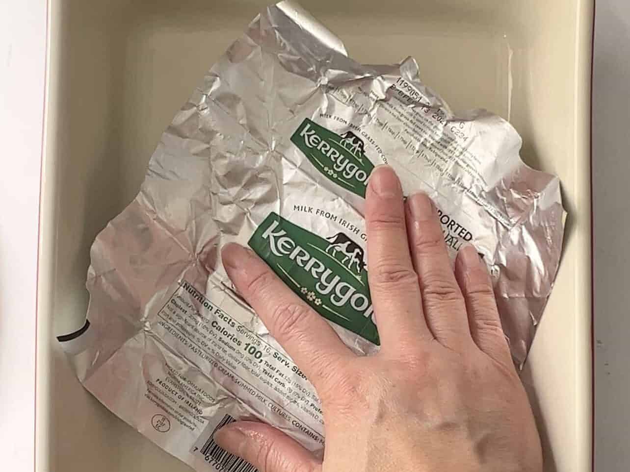 use of old butter wrappers to grease baking pan